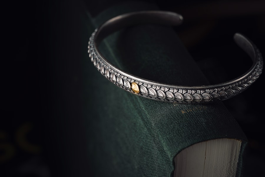 Photo combine silver bracelets